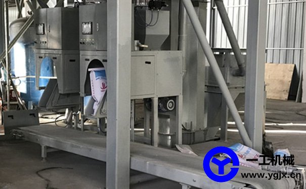 膩?zhàn)臃郯b機(jī)